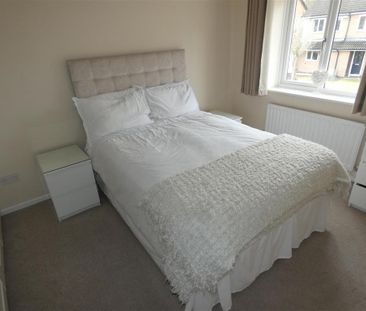 3 bedroom detached house to rent - Photo 2