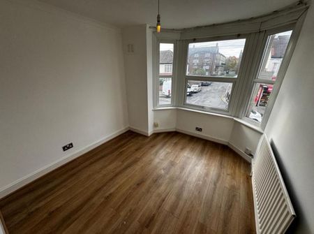 Montagu Road, London - Photo 5