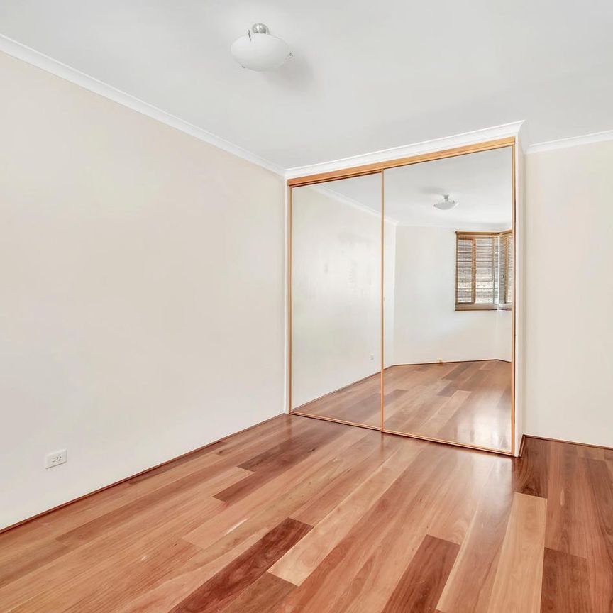 Spacious and Quiet Townhouse - Photo 1