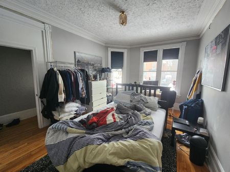 1 - 44 Sweetland Avenue - Photo 3