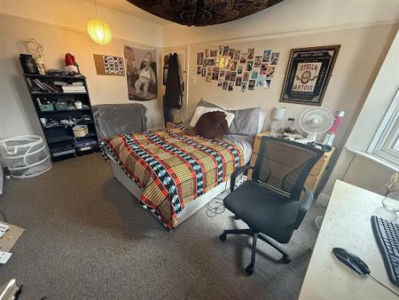 4 bedroom terraced house to rent - Photo 4