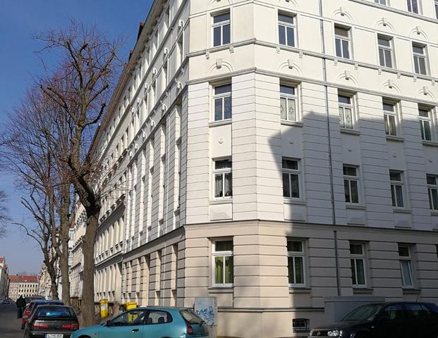 2-Zimmer-Dachgeschosswohnung Nähe Stünzer Park – ab 01.01.2026 - Foto 1