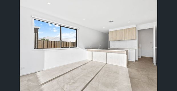 NEAR NEW CONTEMPORARY TOWNHOUSE (Enter via Catherine Ave) - Photo 1