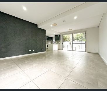 NEARLY NEW MODERN THREE BEDROOM TOWNHOUSE - Photo 1