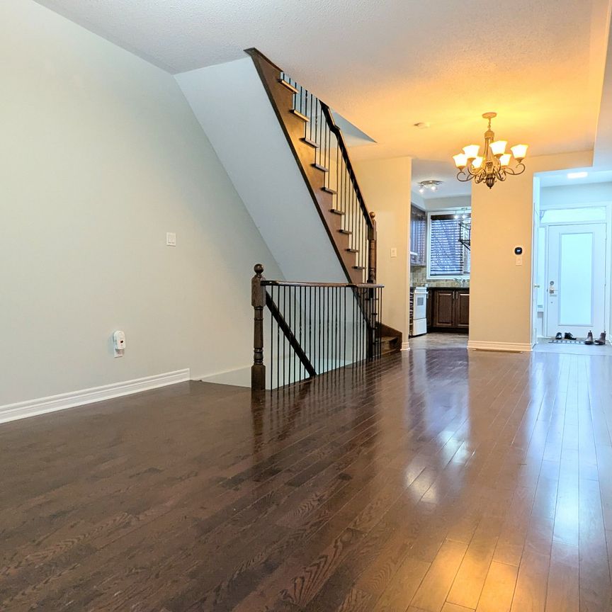 For Lease - 22 Market Garden Mews, Toronto, Ontario - Photo 1