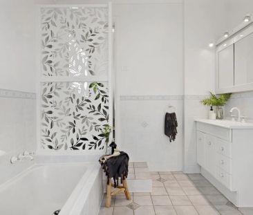 MODERN LIVING - Photo 6