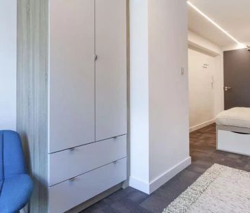 Deluxe Ensuite (3 Bed Flat) - Photo 5