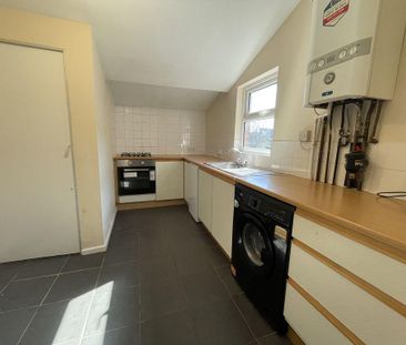 3 bedroom flat to rent - Photo 3