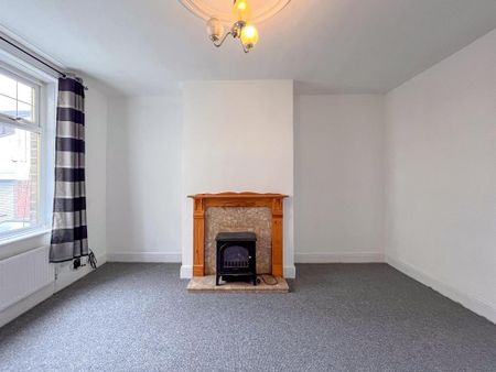2 bedroom terraced house to rent - Photo 2