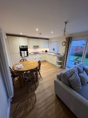 2 bedroom detached house to rent - Photo 1