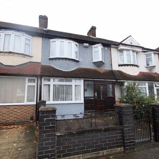3 bedroom terraced house to rent - Photo 1