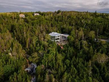 Superior Northwest Arm House on Rockcliffe - Photo 3