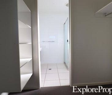 Two bedroom executive style Townhouse in Ooralea - Photo 4