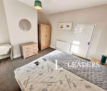 3 bedroom house to rent Mayer Street, Stoke-on-Trent, Staffordshire... - Photo 1