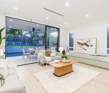 New Luxury 5-Bedroom Duplex – Premium Living on the West Ryde Border - Photo 1