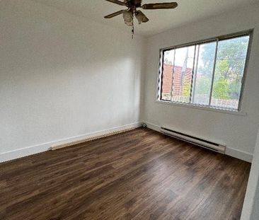 Appartement à louer , Lumineux et grand 6 ½ - Apartement to rent, B... - Photo 4