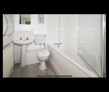 1 Bed Flat, Block D, SO19 - Photo 6