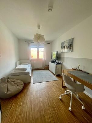 Moderne Vierzimmerwohnung in U-Bahn Nähe mit offener Wohnküche und Loggia! - Foto 1