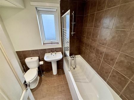 2 bedroom terraced house to rent - Photo 2