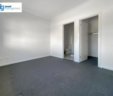Spacious 4-Bedroom Family Haven in a Tranquil Setting - Photo 1