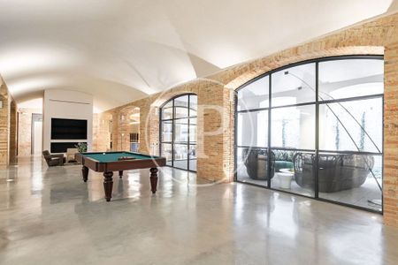 Luxury Apartment for rent in Barcelona, Catalonia - Photo 2