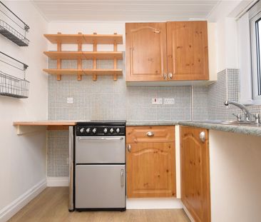 3, Broadcroft Grove, Tingley, Wakefield, West Yorkshire, WF3 1TU - Photo 6