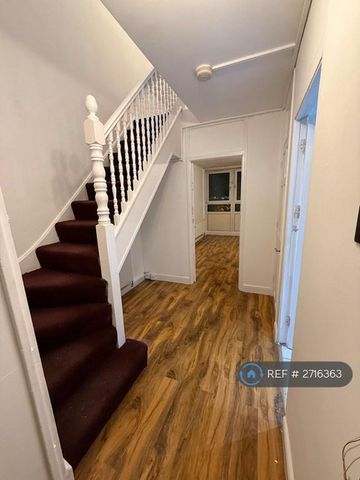 3 bedroom maisonette to rent - Photo 3