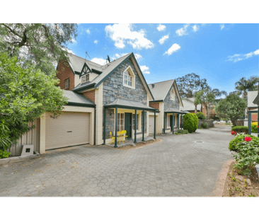 Stylish 3-Bedroom Unit in Prime Frewville Location - Photo 1