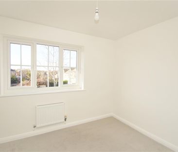 Mead Road, Leeds - Photo 6