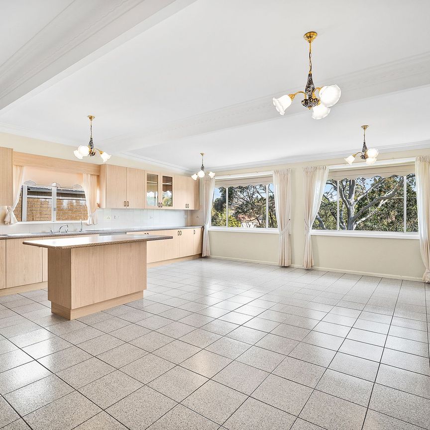 Spacious 2-Bedroom Home with Multiple Living Areas & Entertainer's Delight&excl; - Photo 1
