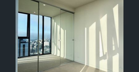 Contemporary PEAK Apartment - Photo 4