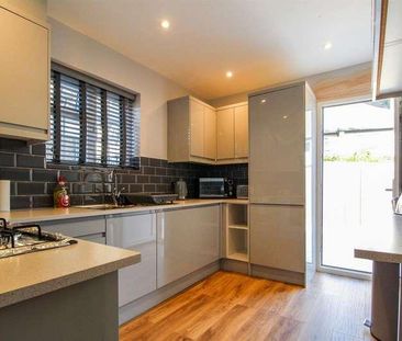 St Georges Crescent, Cippenham, SL1 - Photo 4