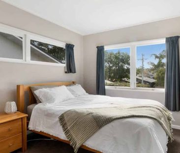 Sunny 3 Bed home, in zone of Glendowie College - Photo 1