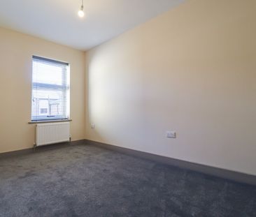Modernised 2 Bedroom Terraced House - Photo 3
