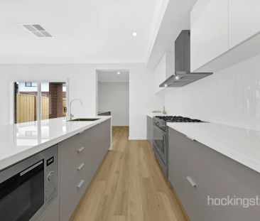 BRAND NEW LUXURIOUS FAMILY HOME - Photo 5