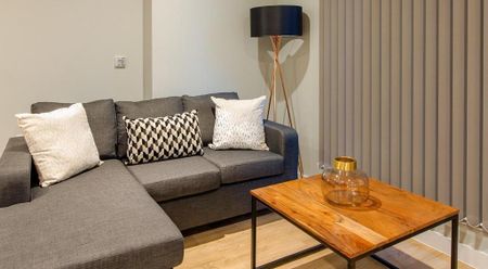 1 bedroom in a flat share to rent - Photo 3