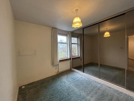 3 bedroom end of terrace house to rent - Photo 4