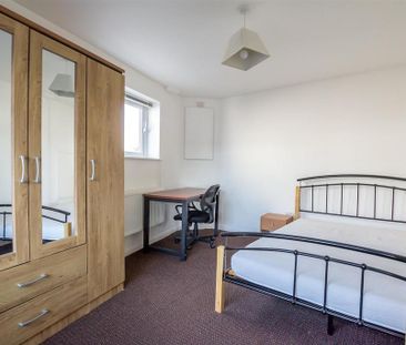 6 bedroom house to rent - Photo 3