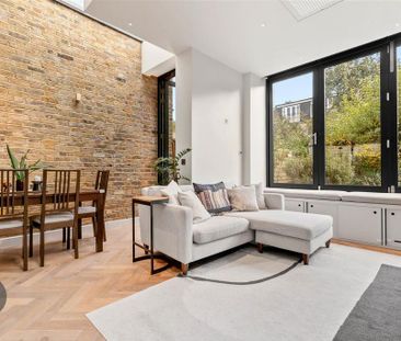 4 bedroom end of terrace house to rent - Photo 2