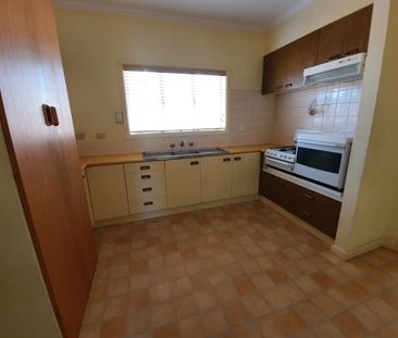 62 Haughton Road, Oakleigh VIC 3166 - House For Rent | Domain - Photo 2