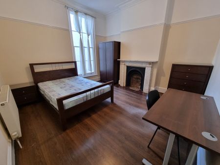6 Bed Student Accommodation - Photo 3