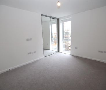 1 bedroom Apartment to let - Photo 2