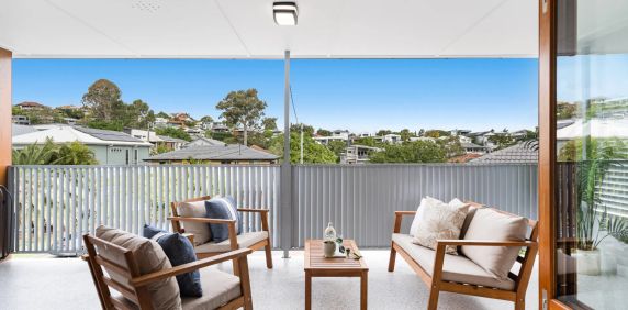 Beautifully Renovated Family Home in a Peaceful Coorparoo Cul-de-Sac - Photo 2