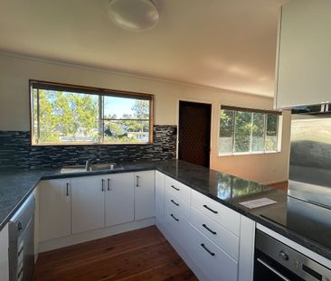 NEAT AND TIDY HOME FOR RENT IN NEW AUCKLAND! - Photo 4