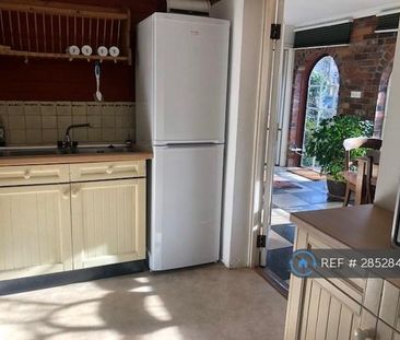 2 bedroom semi-detached house to rent - Photo 3