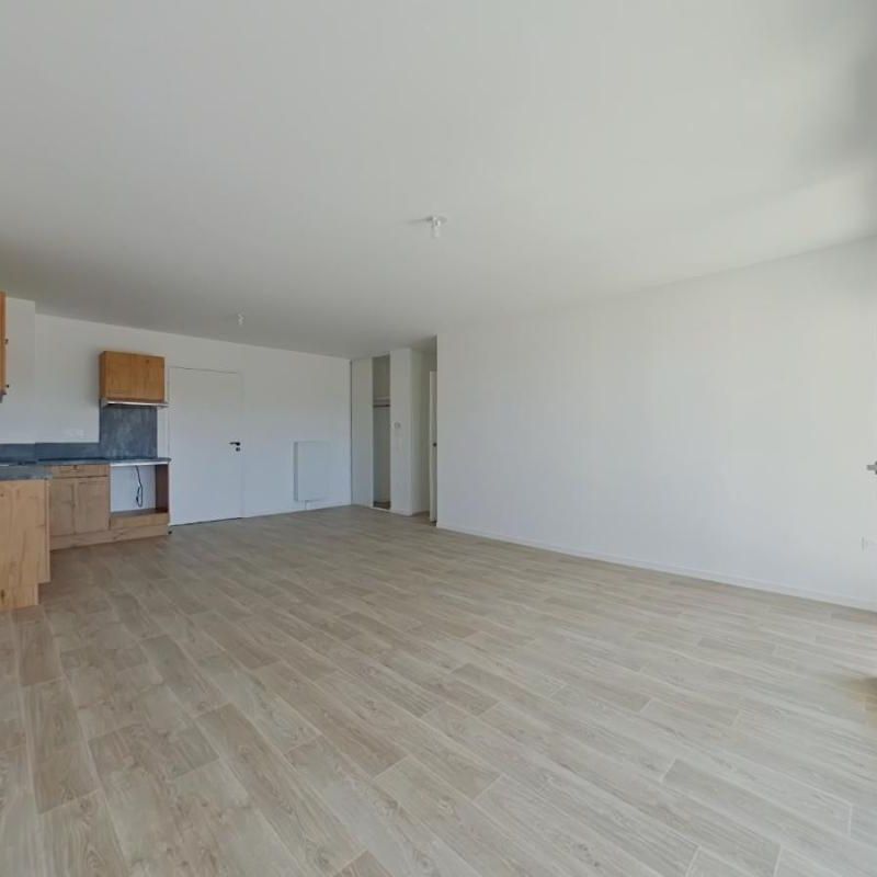 Location Appartement 4 pièces 81m² POITIERS 86000 - Photo 1
