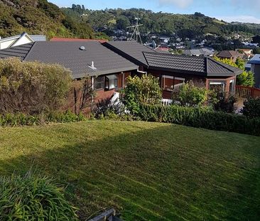 Large family home in a quiet suburb - Photo 2