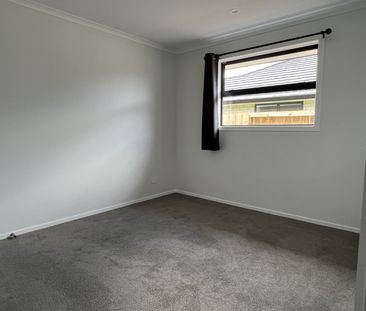 Near New Executive Home - Photo 5