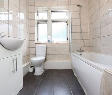 Room in a Shared Flat, Pennyfields, E14 - Photo 6