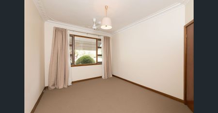Quiet Street, Ideal Location! - Photo 3